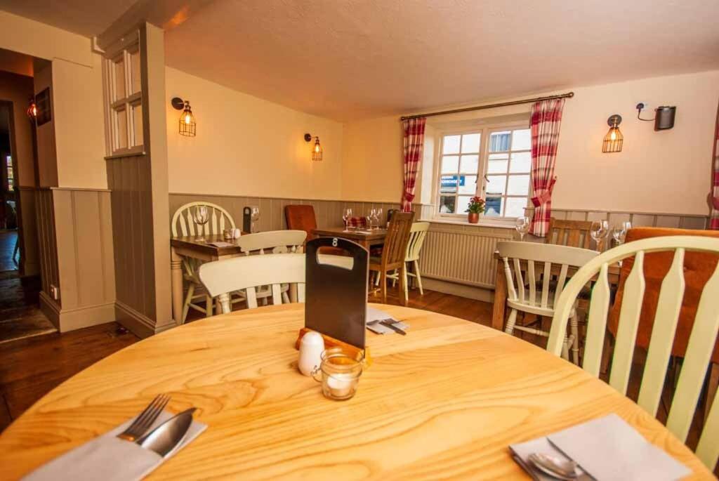 The White Lion * Ventnor